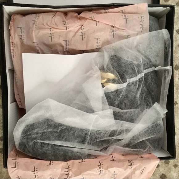 NEW NICOLE MILLER 9M ELLE Gold
Chain Chelsea Booties Boots Lug Sole Zip closure - Picture 10 of 12